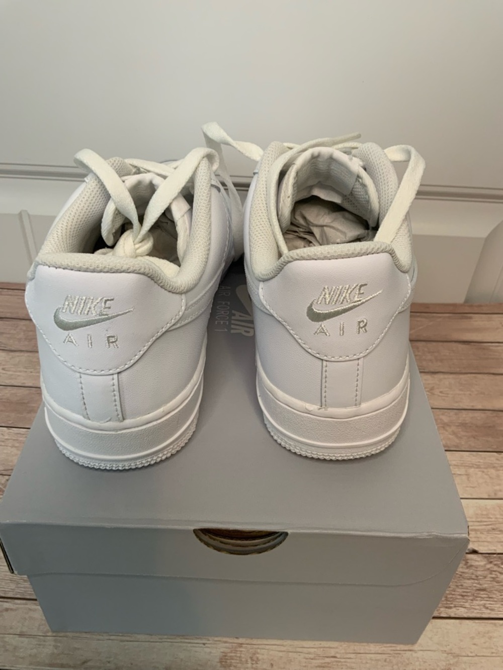 Authentic Nike Air Force 1 Sneakers NIB - Picture 4 of 7